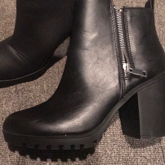 divided black ankle boots